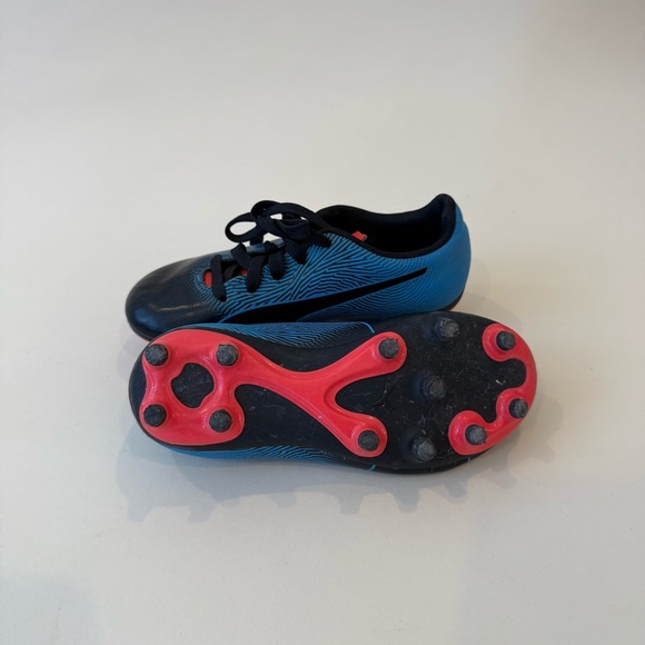 Puma Kids Black and Blue Soccer Shoes - Picture 4 of 5